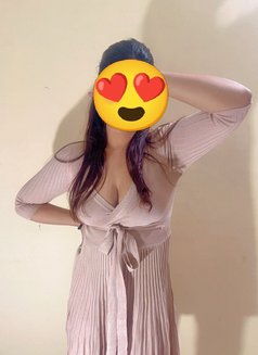 Mira - escort in New Delhi Photo 3 of 4