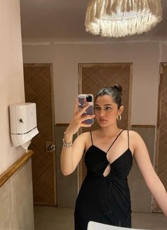 Mira Indian - escort in Riyadh Photo 5 of 5