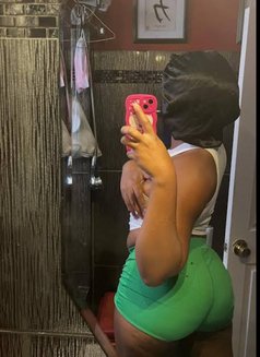 Mira - escort in Noida Photo 2 of 3