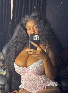 Mira - escort in Noida Photo 6 of 9