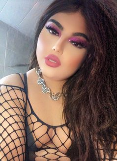 Mira - Transsexual escort in Beirut Photo 13 of 15