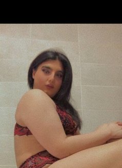 Mira - Transsexual escort in Beirut Photo 10 of 10