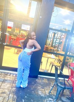 Mira - puta in Accra Photo 5 of 6