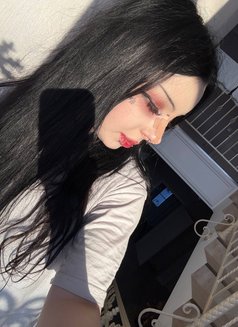 Mira - escort in Hong Kong Photo 4 of 8