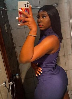 Mira - adult performer in Abu Dhabi Photo 1 of 3