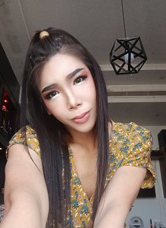 Mira - Transsexual escort in Al Manama Photo 9 of 10