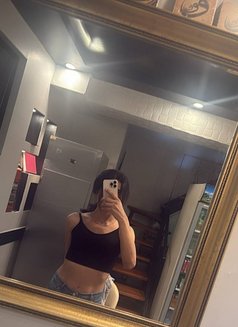 Mira - Transsexual escort in İstanbul Photo 3 of 4