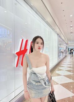 Mira - puta in Dubai Photo 7 of 9