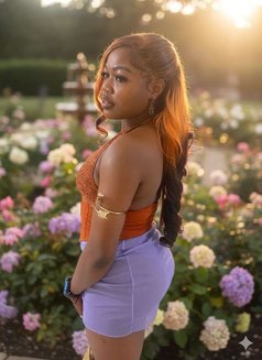 Mirabel T - escort in Lagos, Nigeria Photo 3 of 5