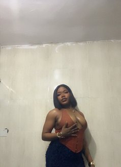 Mirabel T - escort in Lagos, Nigeria Photo 5 of 5