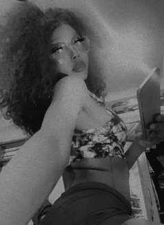 Miracle - puta in New Delhi Photo 6 of 7