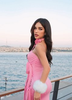 Mirah Veronica Massage Luxury - Transsexual escort in Riyadh Photo 2 of 8