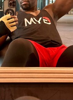 Miraj - Acompañantes masculino in Dubai Photo 2 of 6