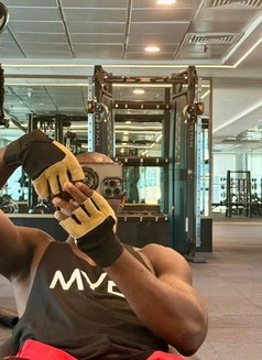 Miraj - Acompañantes masculino in Dubai Photo 4 of 6
