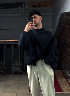 Miran - Male escort in İstanbul Photo 4 of 10