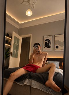 Miran - Male escort in İstanbul Photo 9 of 10