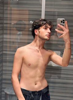 Miran - Male escort in İstanbul Photo 16 of 18