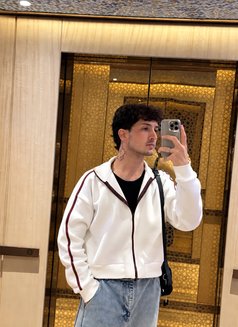 Miran - Male escort in İstanbul Photo 19 of 21