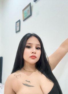 Miranda - escort in Bali Photo 3 of 6