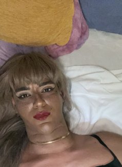 MIRANDA LATINA BABY BIG COCK - Transsexual escort in Doha Photo 1 of 4