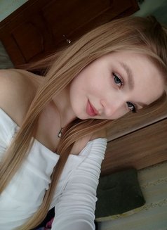 Miranda - escort in Dubai Photo 5 of 10
