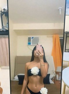 Miriah Claveria - escort in Manila Photo 1 of 4