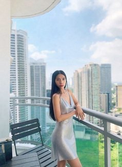 Miriah Claveria - escort in Manila Photo 2 of 4