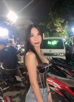 Miriah Claveria - escort in Manila Photo 3 of 4