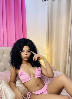 Miriam - escort in Muscat Photo 3 of 3