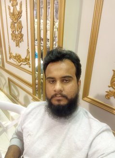 Mirza - Male escort in Karāchi Photo 2 of 4