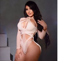 Mia - puta in Abu Dhabi