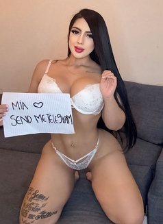 Mia - puta in Abu Dhabi Photo 10 of 10