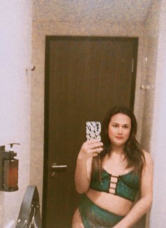 MISCHIEVOUS WELL HUNG VERSA-TOP SHEMALE - Transsexual escort in Makati City Photo 7 of 8
