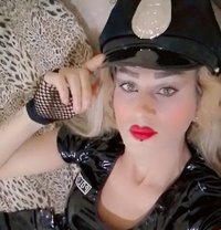 Misha Al3sal - Transsexual escort agency in Beirut
