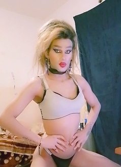 Misha Al3sal - Transsexual escort in Beirut Photo 4 of 23