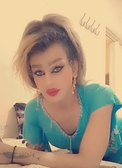 Misha Al3sal - Transsexual escort in Beirut Photo 7 of 23