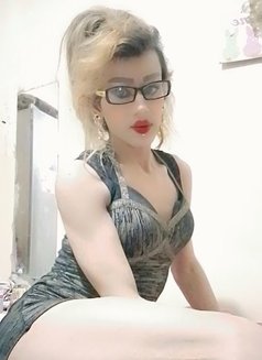 Misha Al3sal - Transsexual escort in Beirut Photo 20 of 23