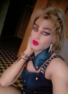 Misha Al3sal - Agencia de acompañantes transexuales in Beirut Photo 17 of 23