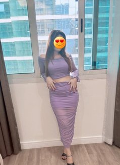 Nishu - escort in Dubai Photo 2 of 6