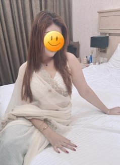 Nishu - escort in Dubai Photo 4 of 6