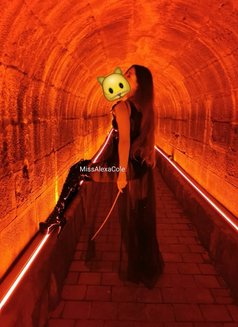 Miss Alexa Cole - Dominadora in Tokyo Photo 2 of 4