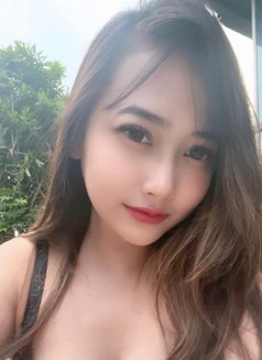 Miss Amellya - puta in Singapore Photo 15 of 15