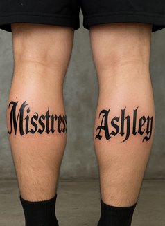 Miss Ashley - Transsexual dominatrix in Kuala Lumpur Photo 23 of 24