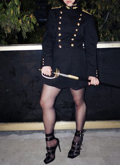 Miss C - dominatrix in Paris Photo 4 of 4