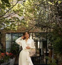 Miss Caroline Novak – British Escort In - escort in Mumbai