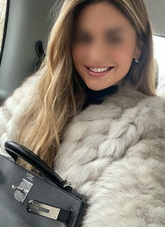 Miss Caroline Novak – British Escort In - escort in Mumbai Photo 12 of 23