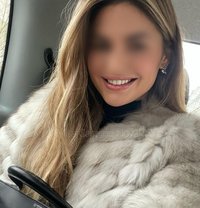 Miss Caroline Novak – British Escort In - puta in Mumbai Photo 12 of 23