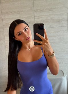 Miss Caryne - escort in Shenzhen Photo 1 of 8