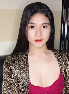 Miss Cathlyn - Transsexual escort in Makati City Photo 2 of 4