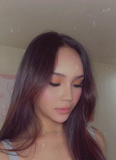 Miss Cyra - Transsexual escort in Manila Photo 4 of 5